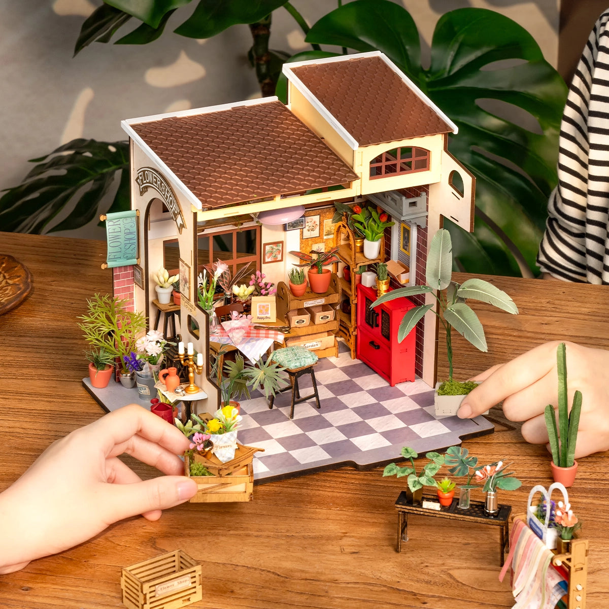 Rolife Miniature Dollhouse - Emily's Flower Shop