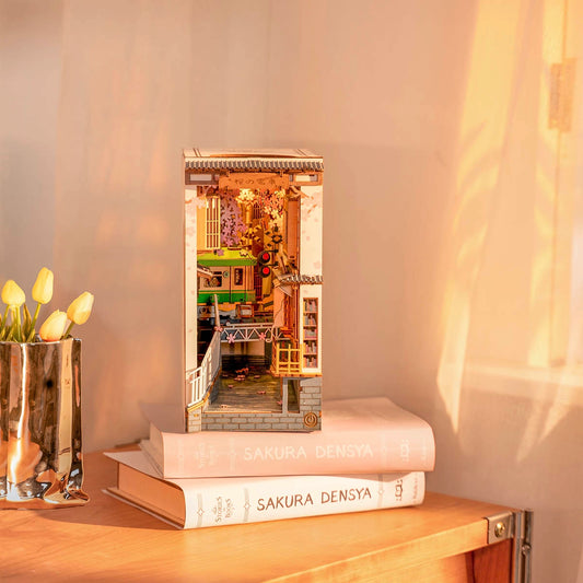 Rolife Book Nook - Sakura Densya