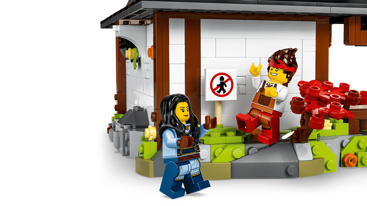 LEGO® NINJAGO® Four Weapons Blacksmith 15th Anniversary