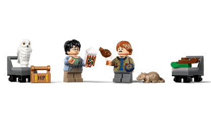 LEGO® Harry Potter™ Book Nook: Hogwarts™ Express