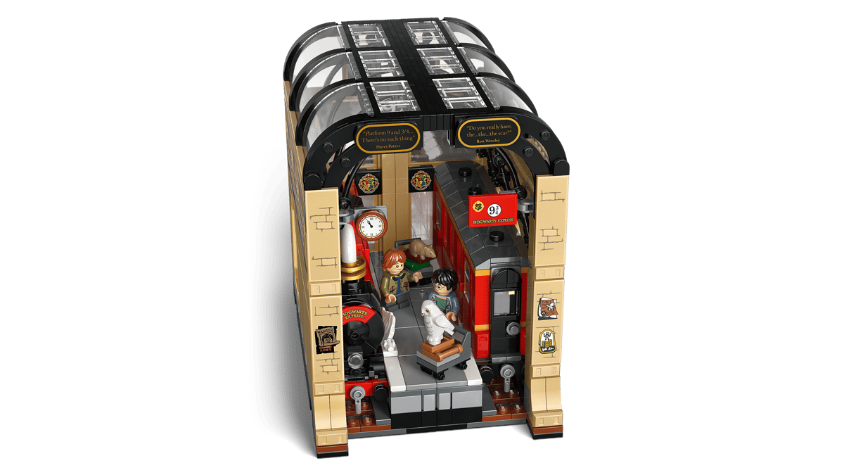 LEGO® Harry Potter™ Book Nook: Hogwarts™ Express