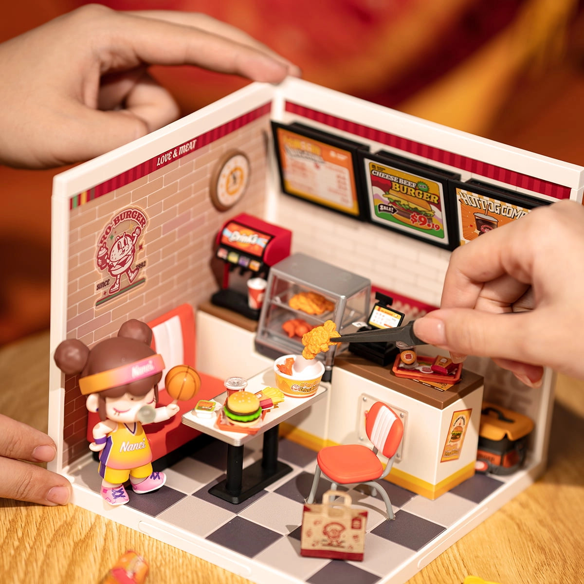 Rolife Super Creator Miniature House - Yum Yum Burgers