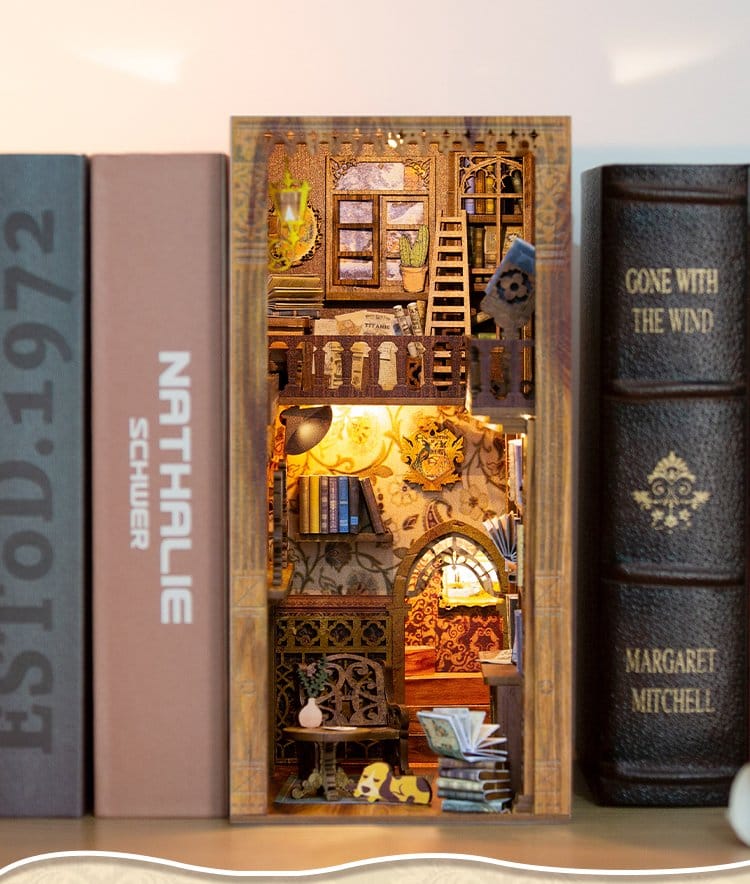 CuteBee Book Nooks- Eternal Bookstore