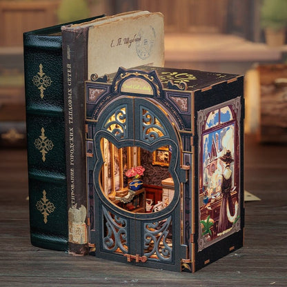 CuteBee Book Nooks- Count Cat´s Study